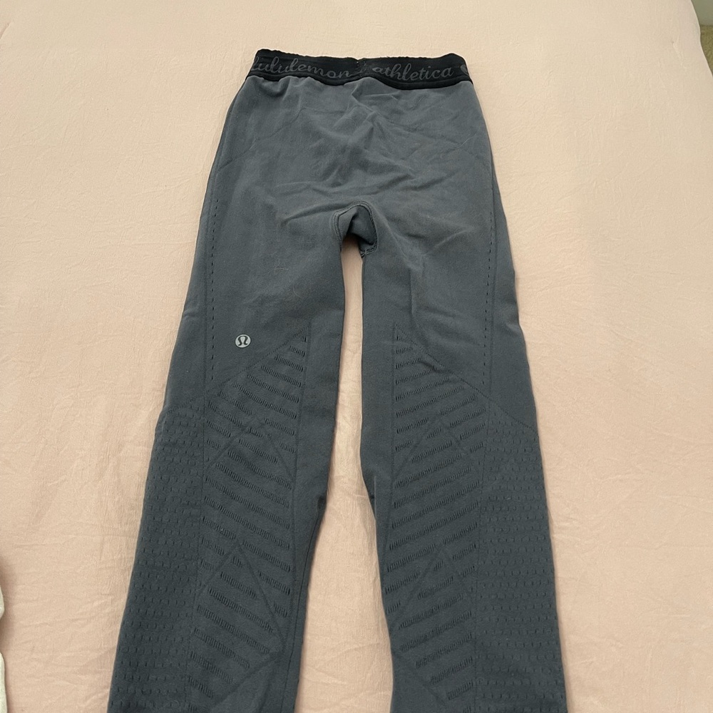 Lululemon gray mid clad leggings